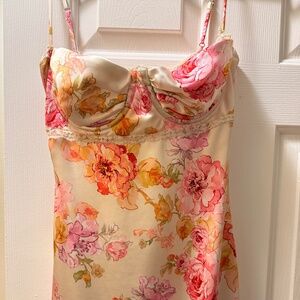 HOUSE OF CB FLORAL DRESS
